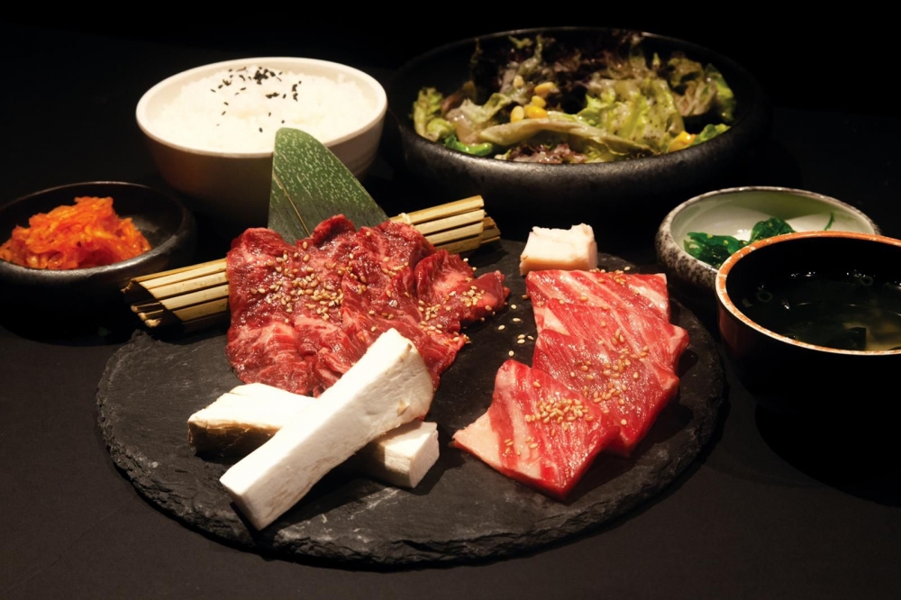 如果想食到更豪華，必試以日本宮崎和牛為主打的燒肉組合。