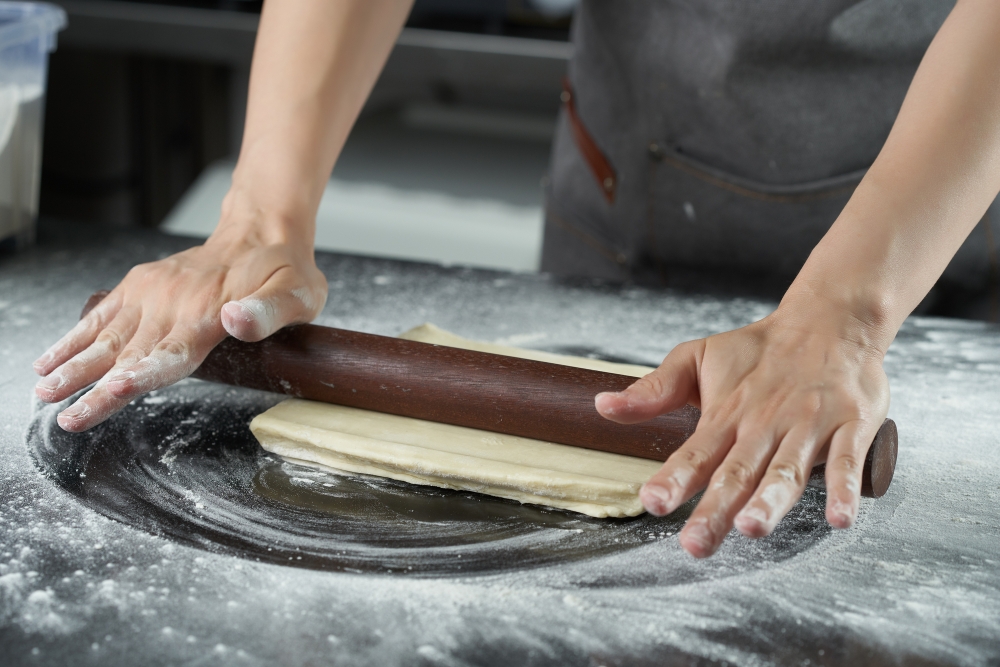 今年4月尾開設首間網店,更特設工場,每日鮮製合桃千層餅,就連用料也十分講究,用上日本麵粉、美國雞蛋、法國牛油、法國朱古力等,為求食落質素有保證。