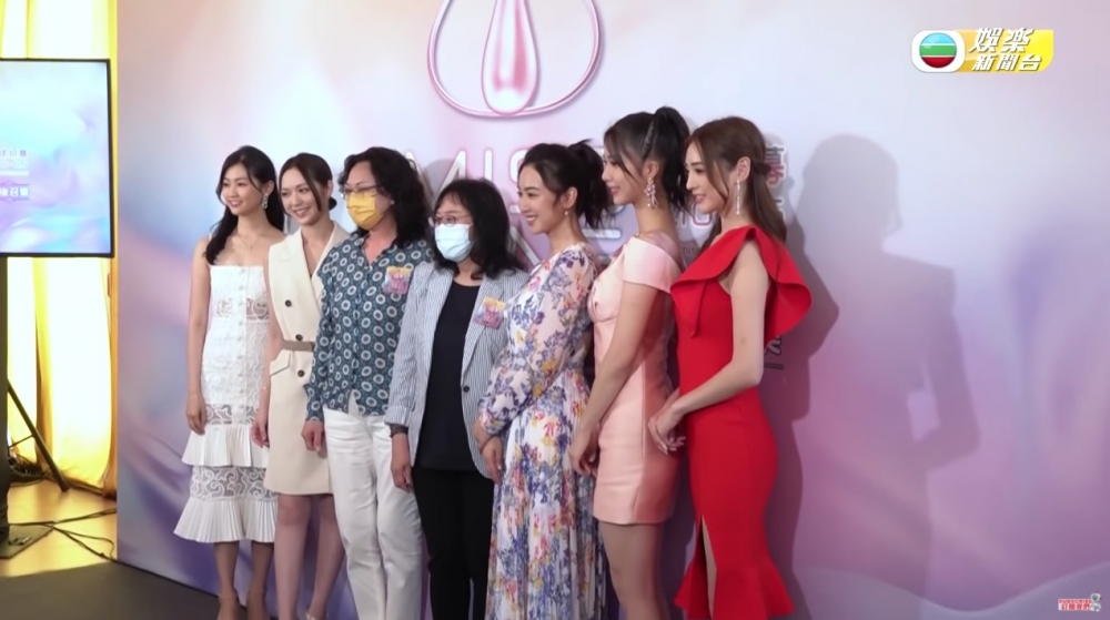 一班港姐師姐現身香港小姐最後召集記招