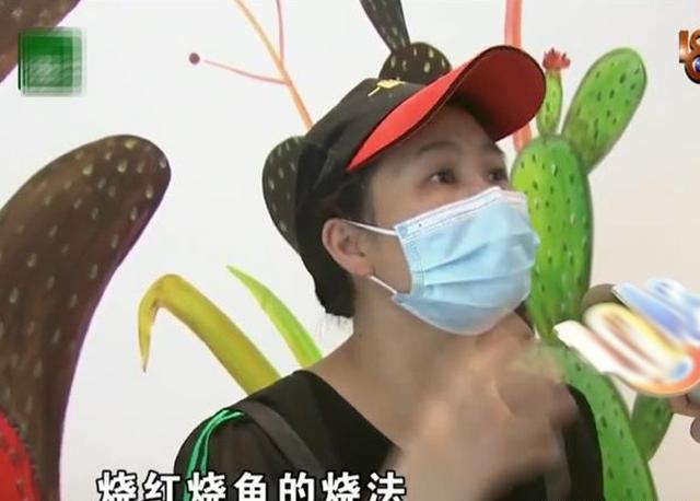 餐廳負責人就表示開業以嚟「魚香茄子」都係咁樣煮,落豬肉亦係佢哋杭州嗰度嘅慣常煮法。