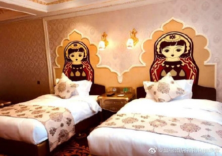 床頭有娃娃