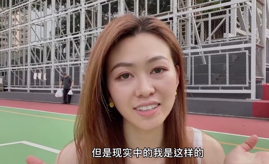 Cherry大方晒素顏