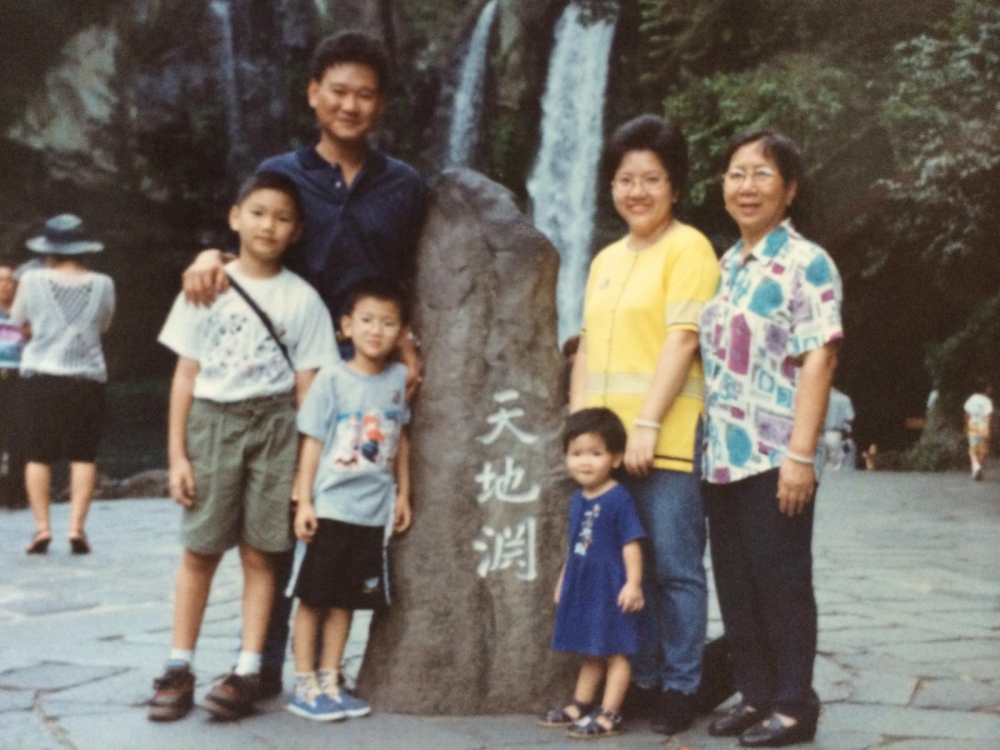 盧太一家合照
