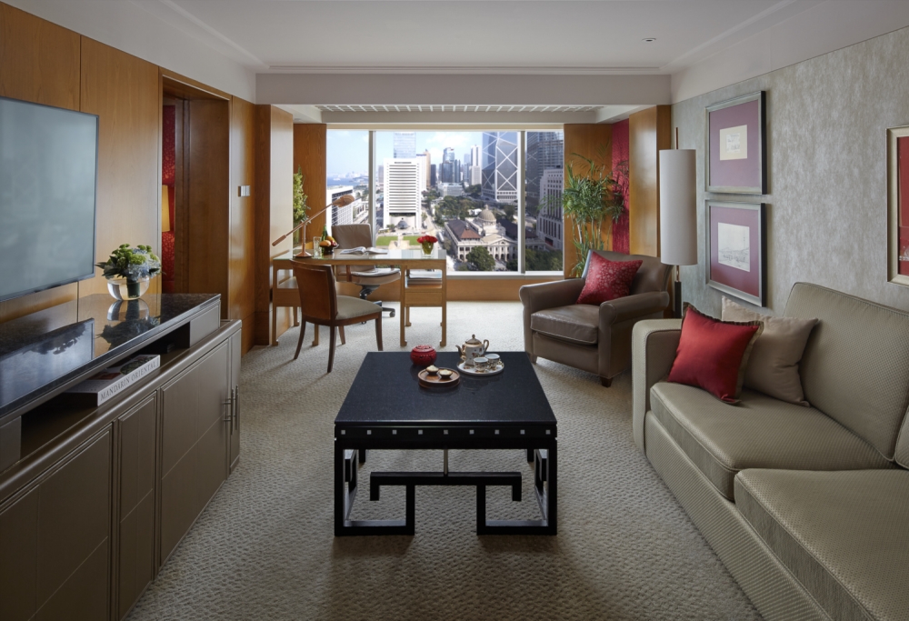 Mandarin-Oriental-Hong-Kong-Hotel-Suite-Harbour-View