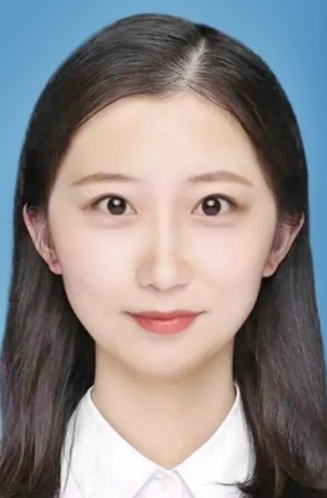 求職者李靜的履歷照片