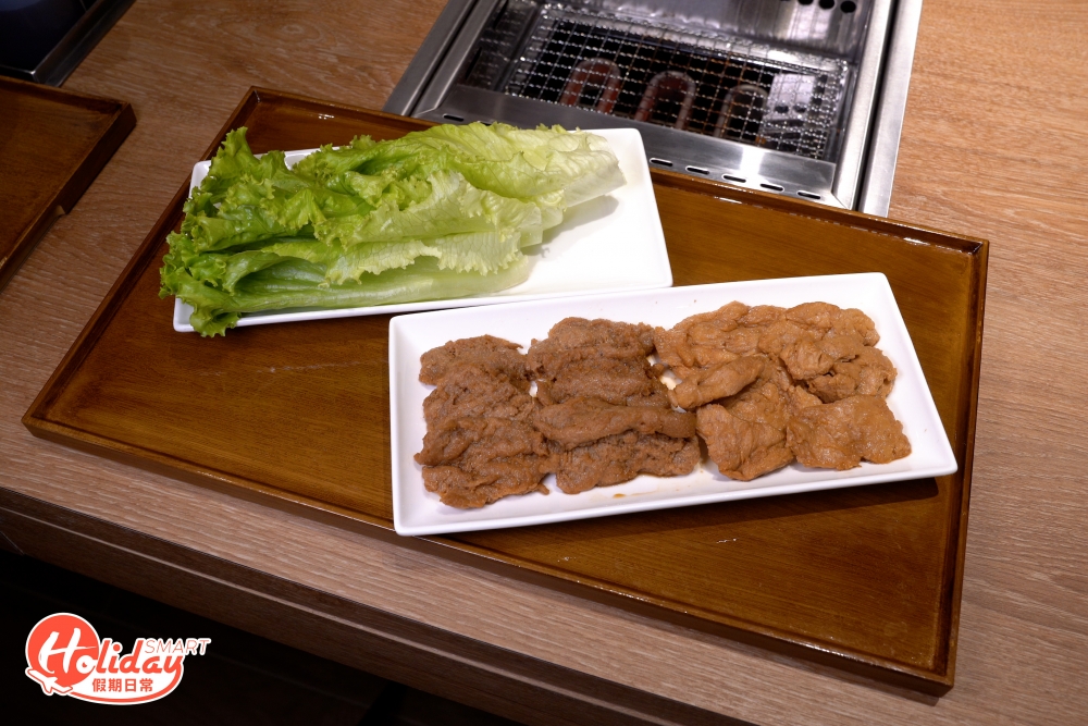 新分店更聯乘日本植物肉公司Next Meats推出「NEXT」植物肉餐目,以植物蛋白製成植物肉。