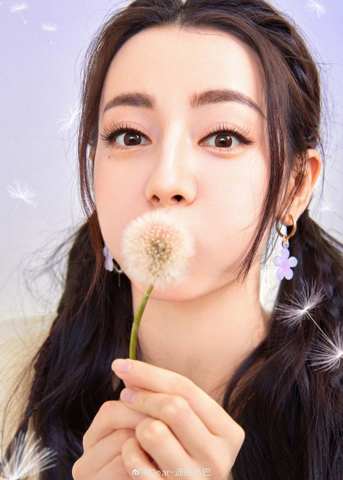 迪麗熱巴 微博