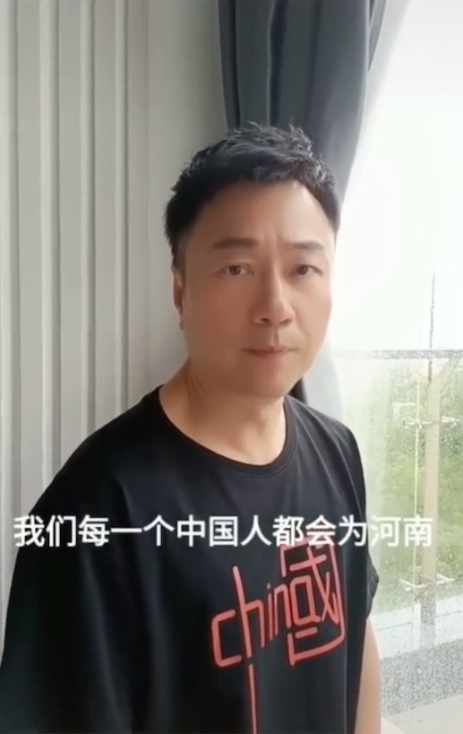黎耀祥跪地向天祈福,稱希望快啲雨過天晴