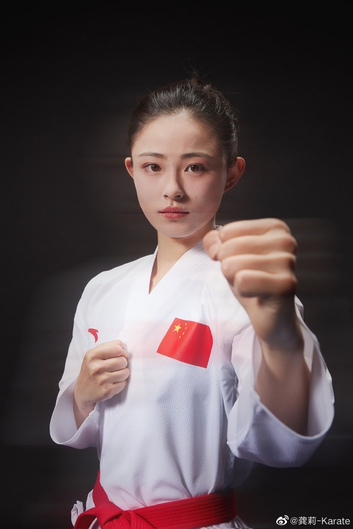 龔莉微博