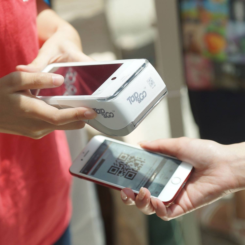 使用電子消費券購買貨品，再轉售賺取差價，亦存在法律風險。