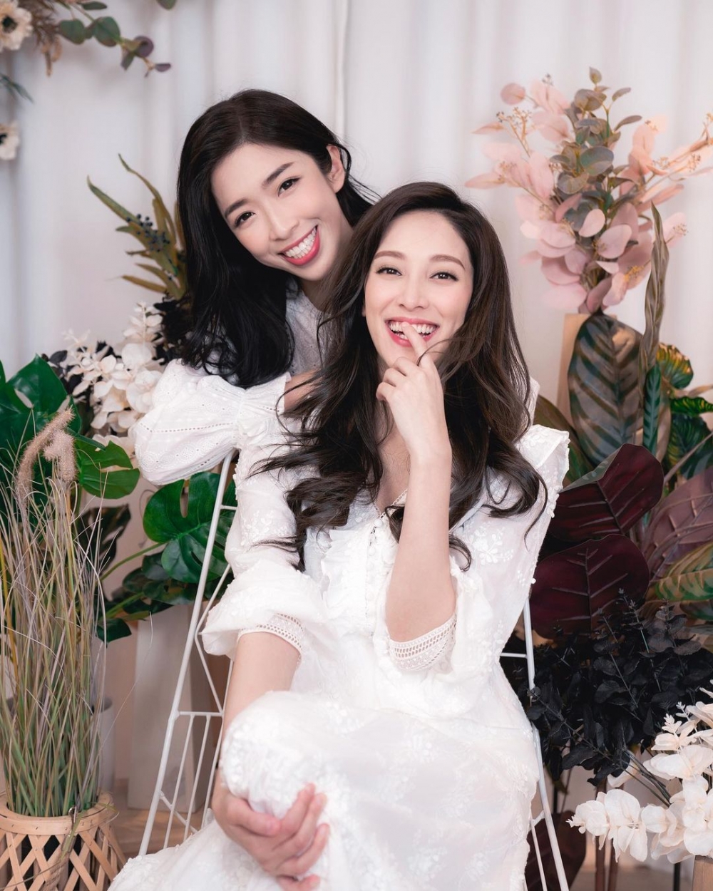 兩人合作推出個人護理產品及美甲店。