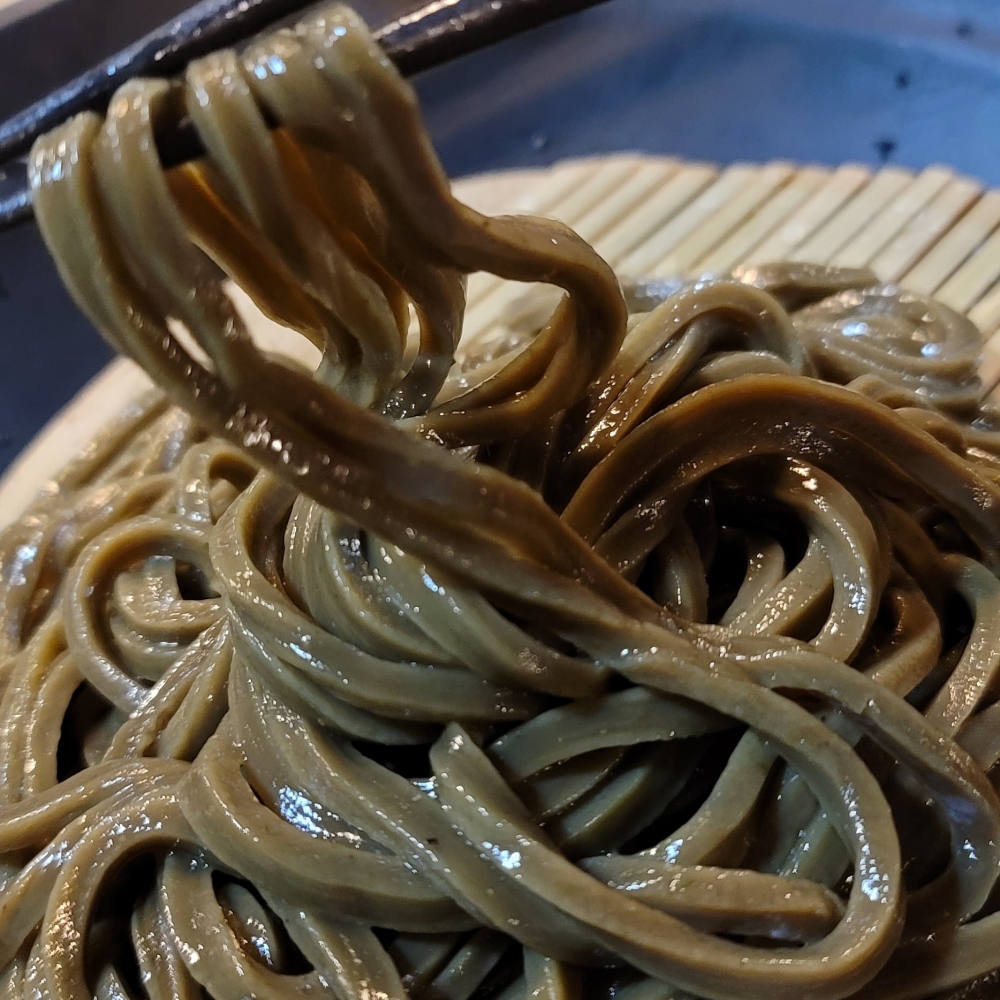新分店更特別推出全港獨家的焙茶冷烏冬,烏冬用上日本焙茶粉製成,烏冬茶香味濃。