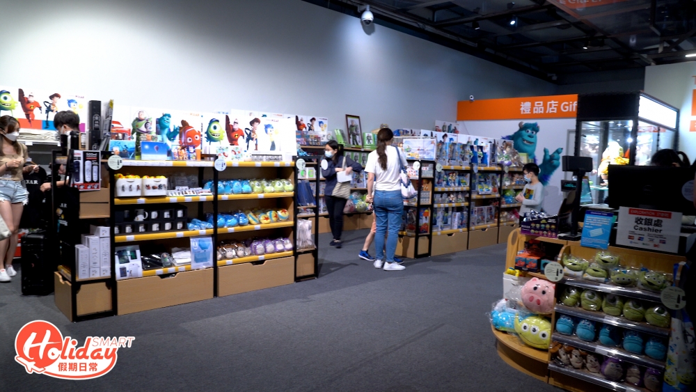場內更設有限定商店,發售多款會場限定商品,包括明信片、盲盒和水樽等。