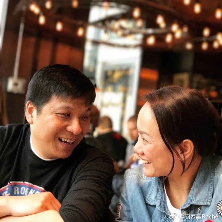 簡慕華離巢後與圈外男友結婚,移居加拿大