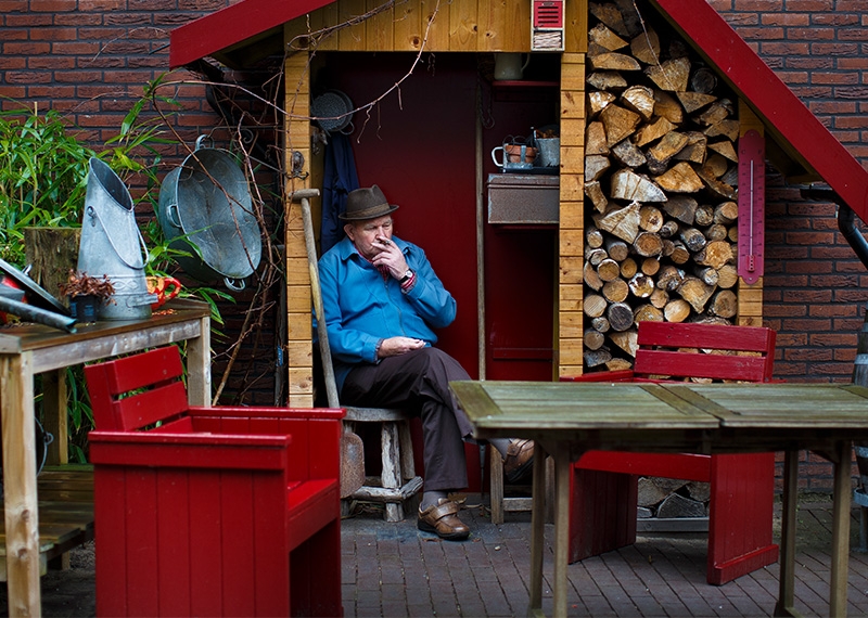 鎮上有23間房屋,並住咗152位居民