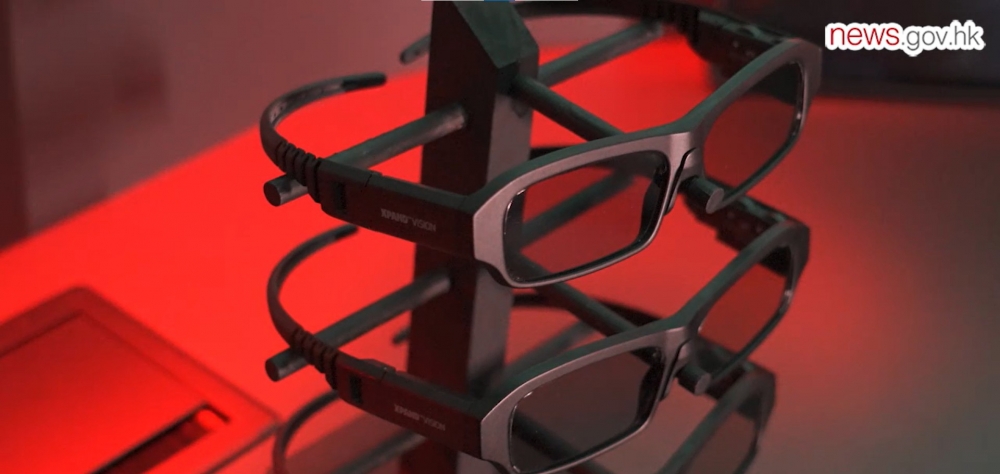 新的3D眼鏡更輕。