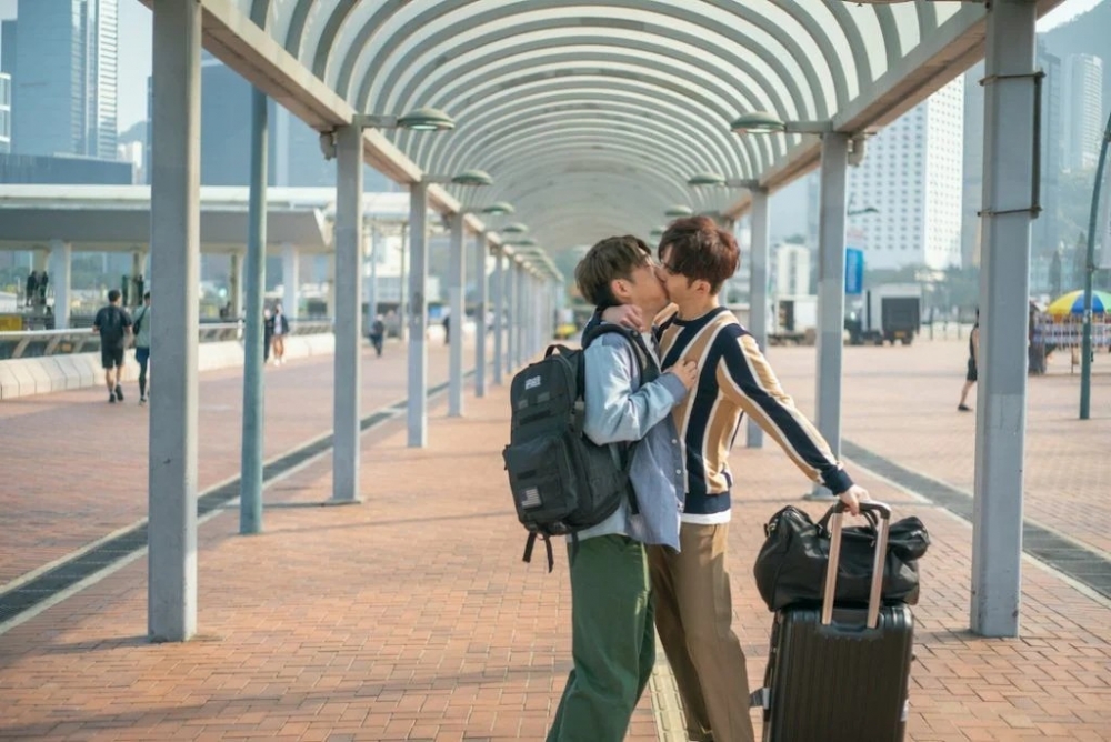 阿牧突然箍實阿田咀嘴！