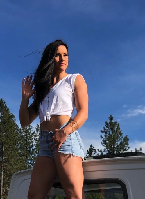IG@venessa_darpino