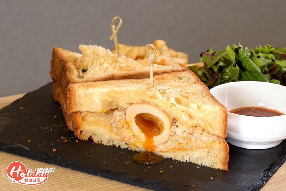 半熟蛋蟹肉配搭香脆的丹麥吐司，飽肚感十足，各位日式料理迷不能錯過！