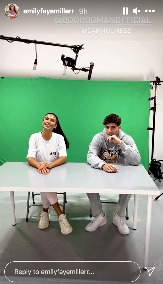 Emily與Cam為合作的品牌一起拍攝~