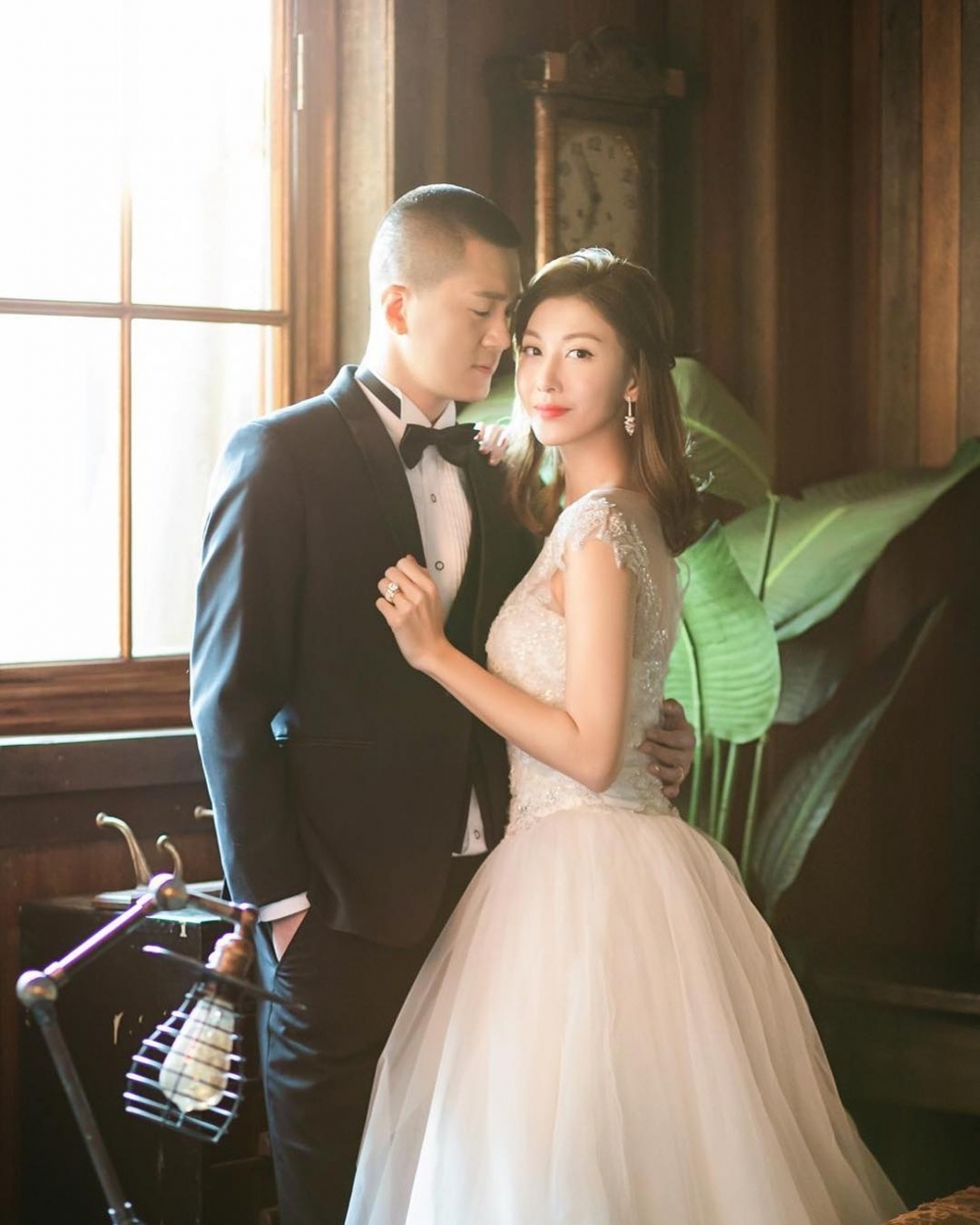 闊別電視劇多年嘅李彩華2019年與內地男友結婚,不過婚姻僅維持19個月