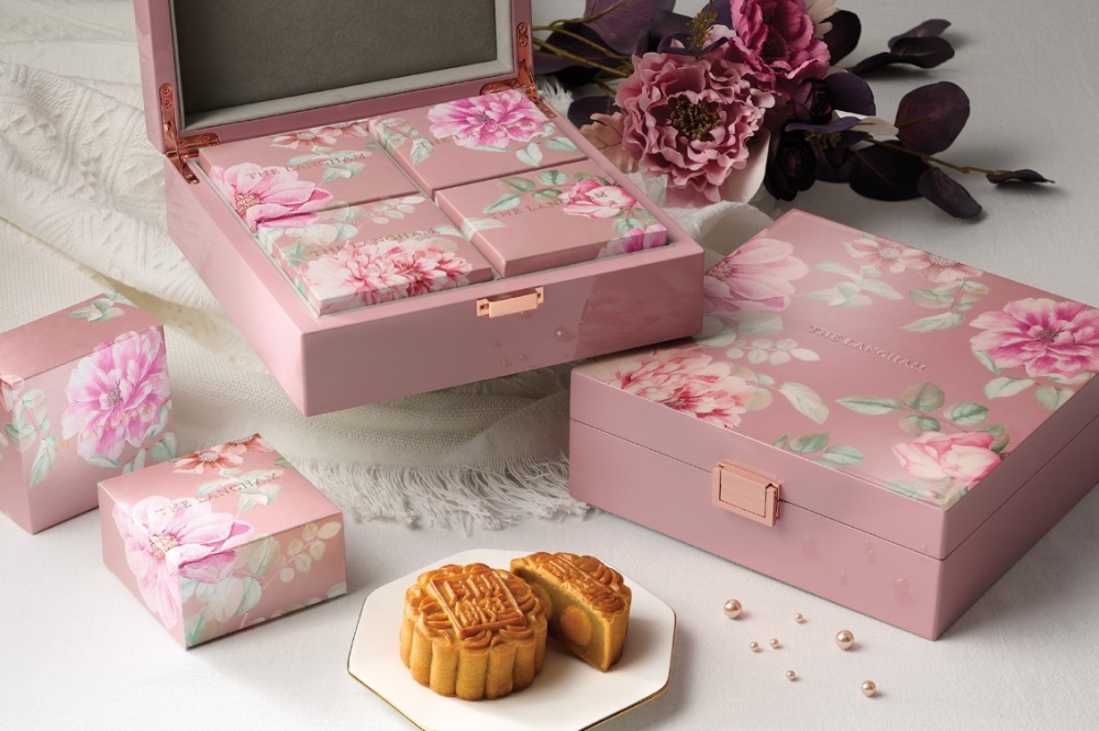 雙黃白蓮蓉月餅。