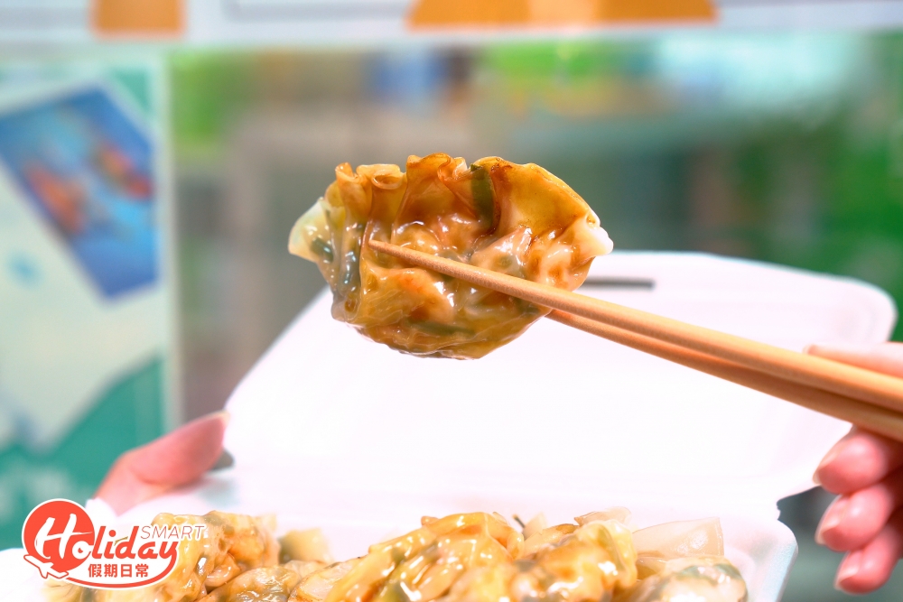 蒸餃即叫即蒸,不過就要等候約10分鐘,餃子蒸熟後,餡料已經隱約透出來,證明真是做到皮薄餡靚。