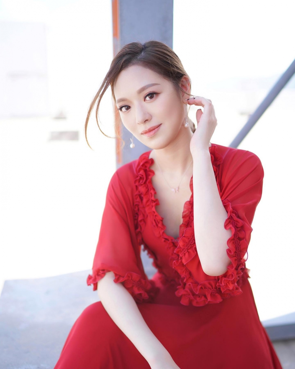 馮盈盈 FB