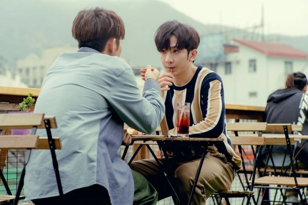 阿牧與阿田到大澳遊玩。