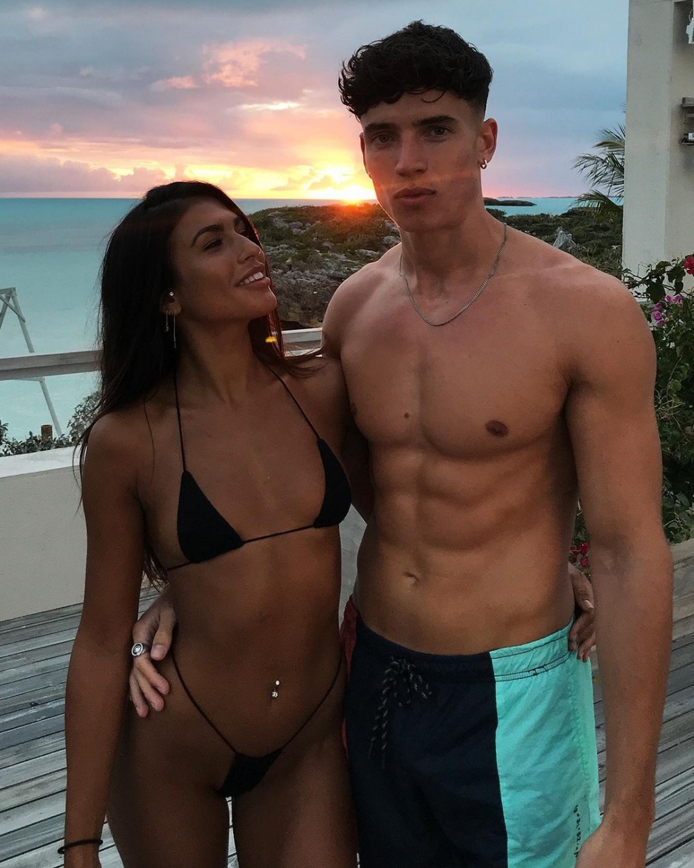 Emily Miller與Cam Holmes。