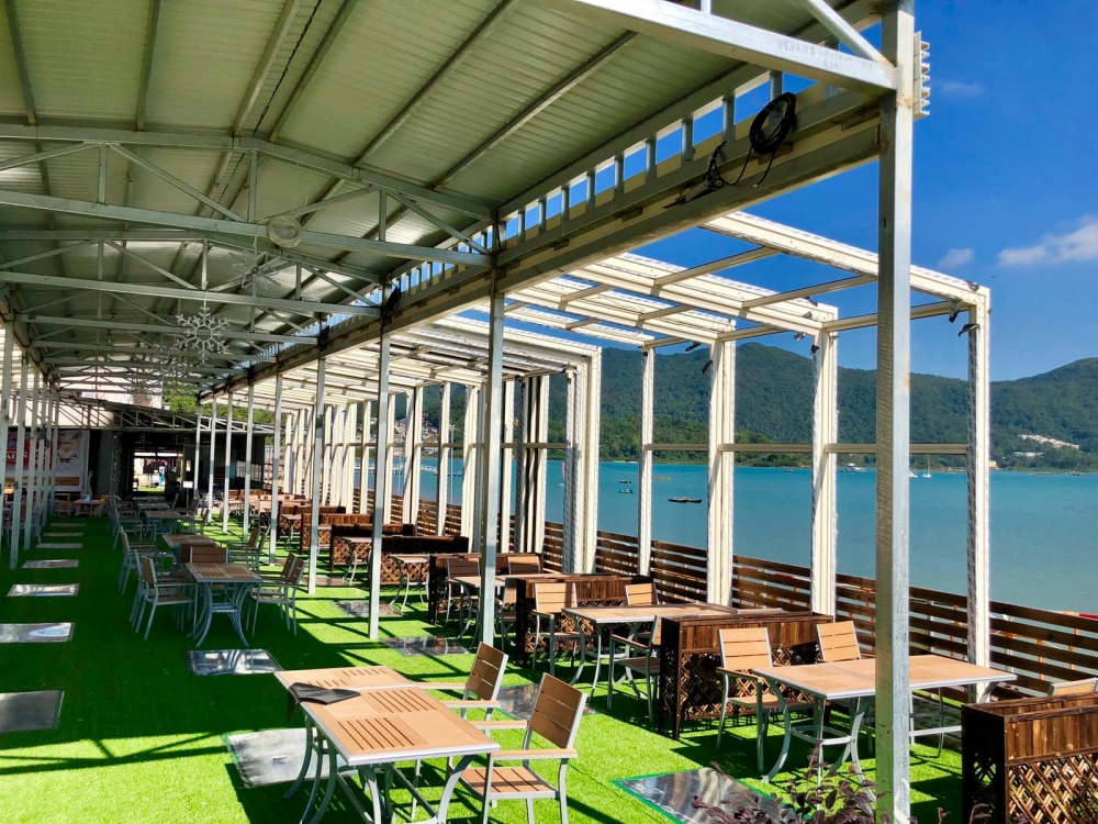 在西貢海灣會燒烤會所Beach BBQ King可以慢慢選擇心水的用餐位置。
