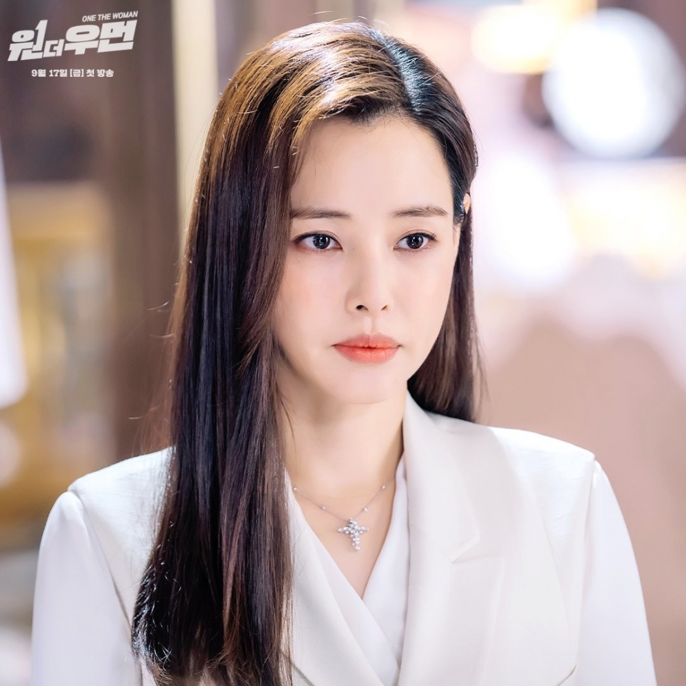 李荷妮分演財閥家兒媳婦「姜美娜」。