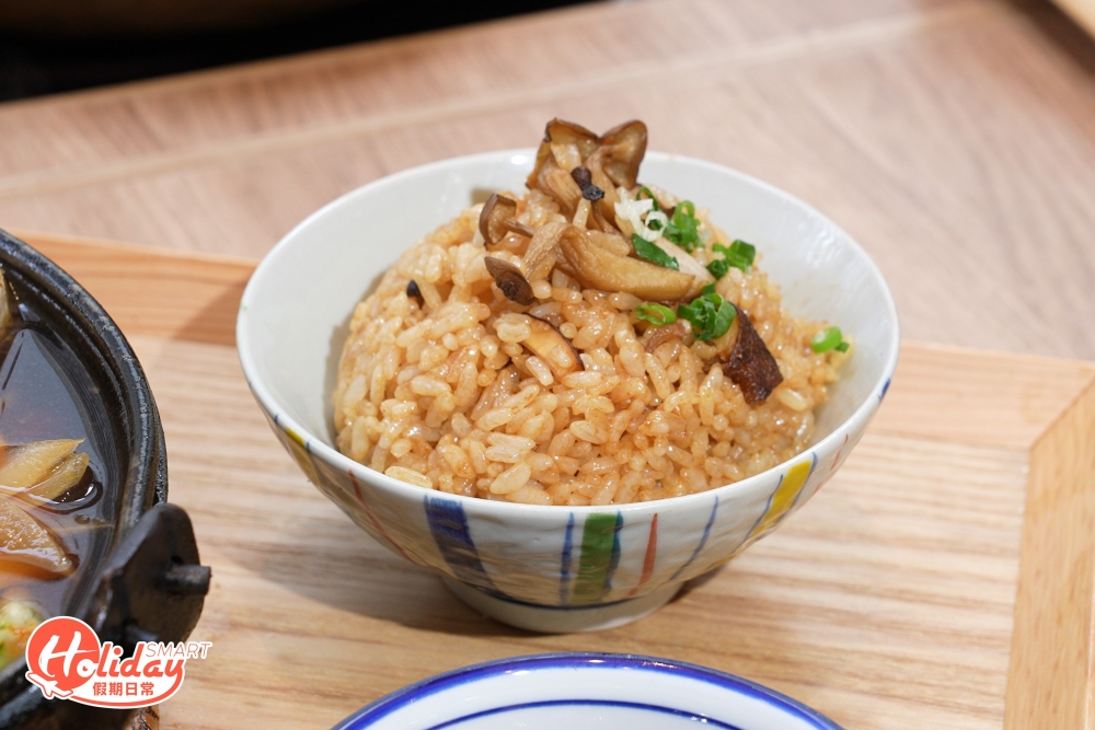 套餐可配宜蘭香菇飯或擔仔米粉。