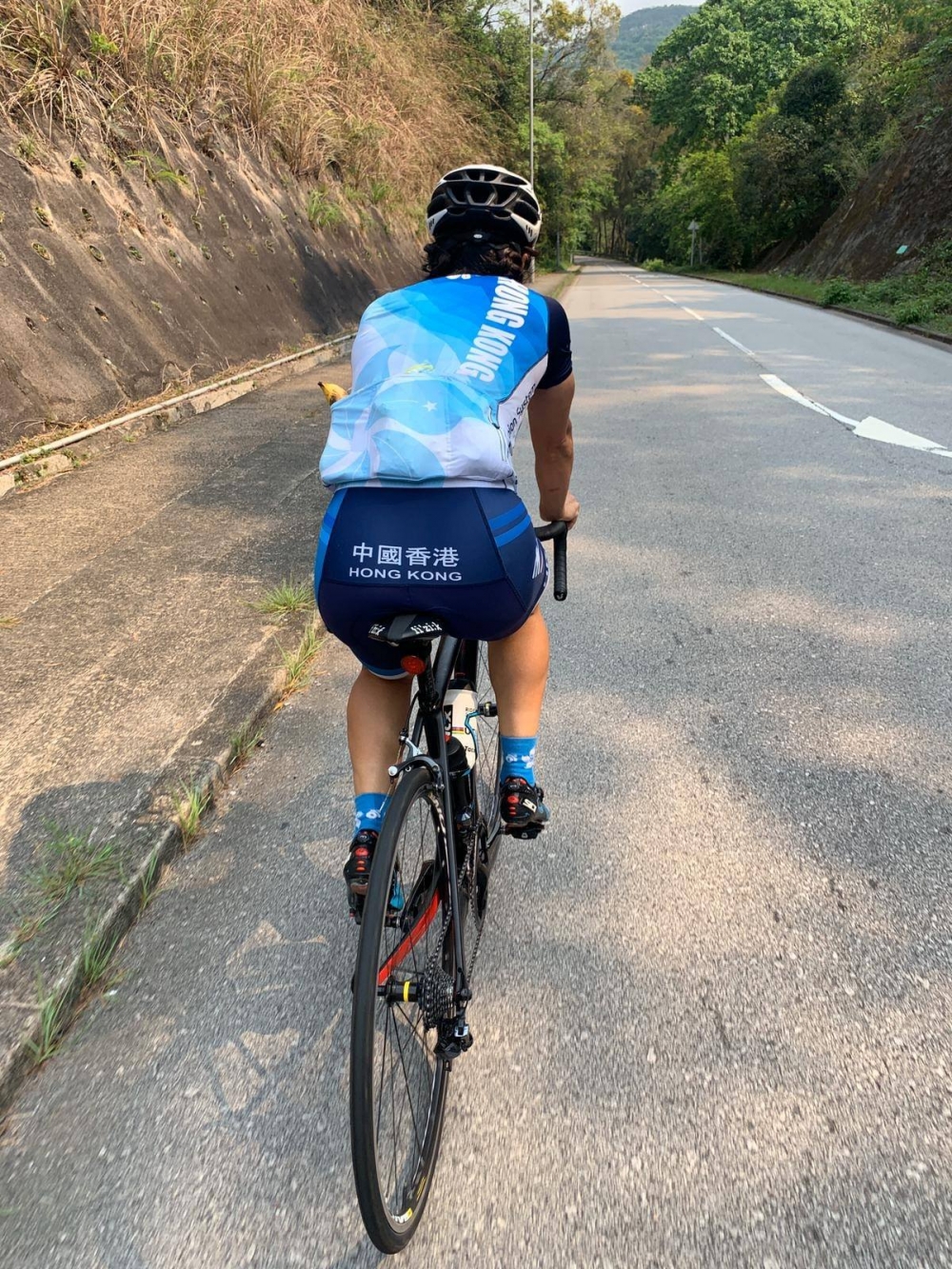 李慧詩曾在道路訓練時因閃避狗而撞車,導致嚴重手骨折。