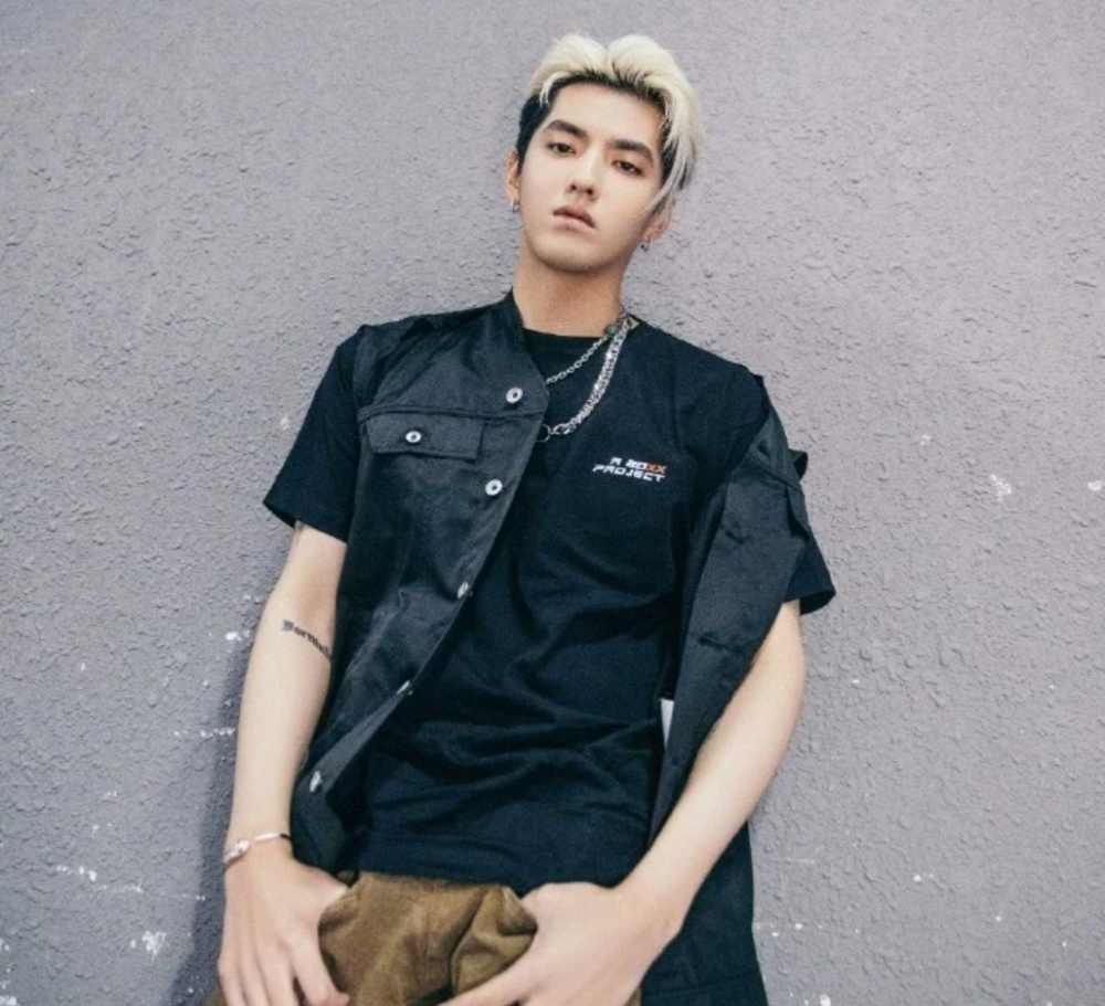 吳亦凡被都美竹爆「酒桌選妃」