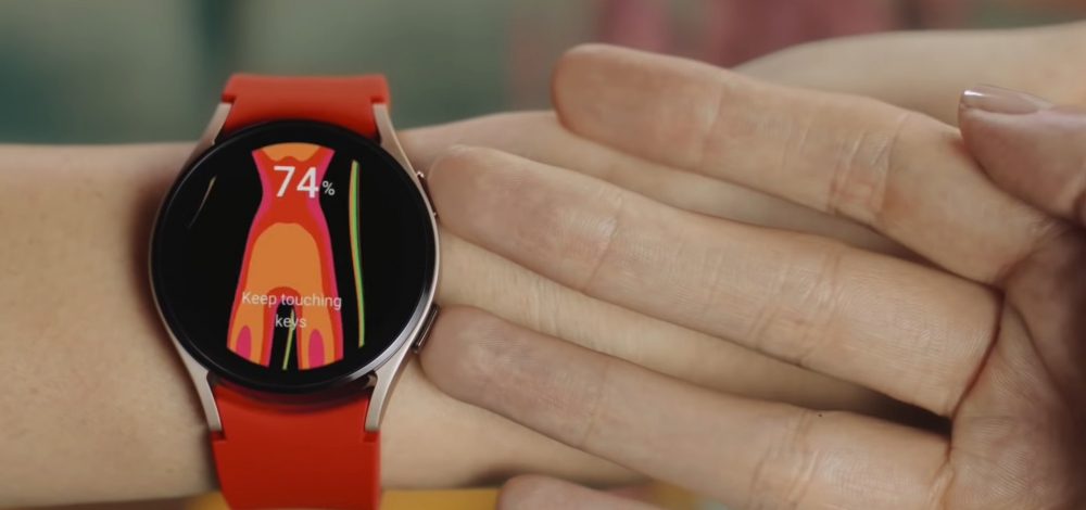 Galaxy Watch4配備Samsung BioActive Sensor可監測血氧、血壓及體脂等身體數據。