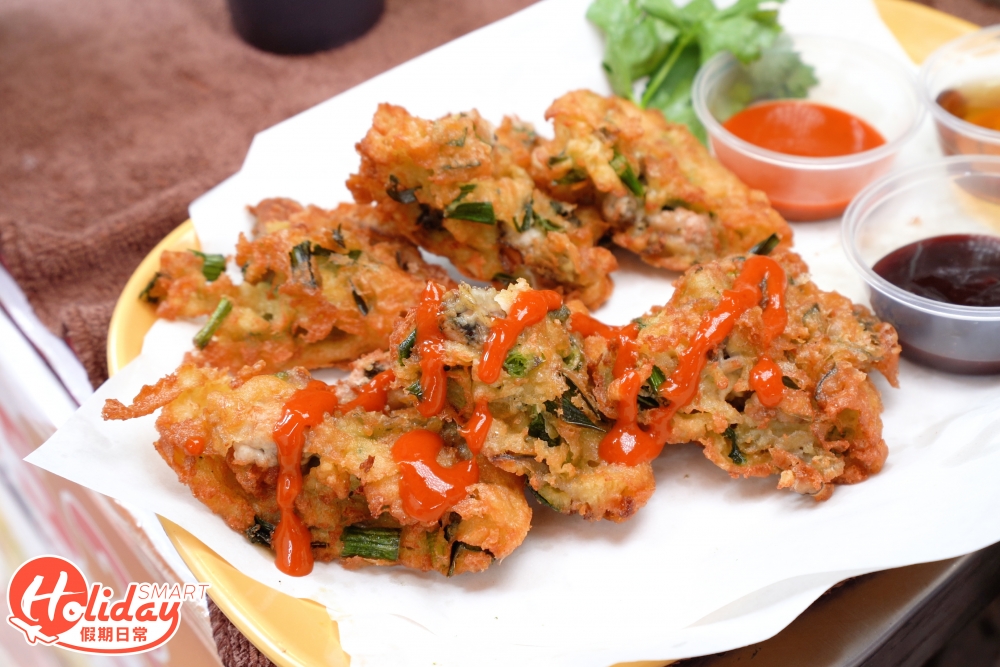 招牌蠔餅每件都是即叫即炸,秘製粉漿用猛火炸到酥脆香口,餅底卻能保持薄身,食到啖啖蠔仔,鮮甜而不腥