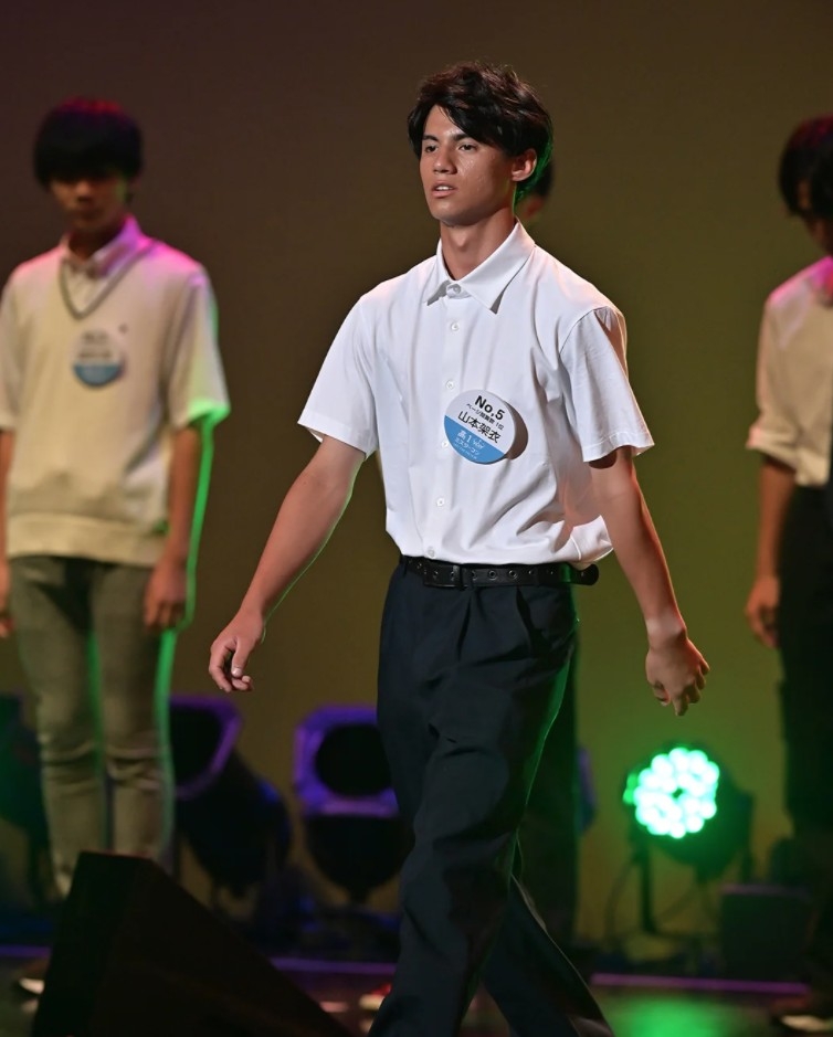 山本架衣現場照