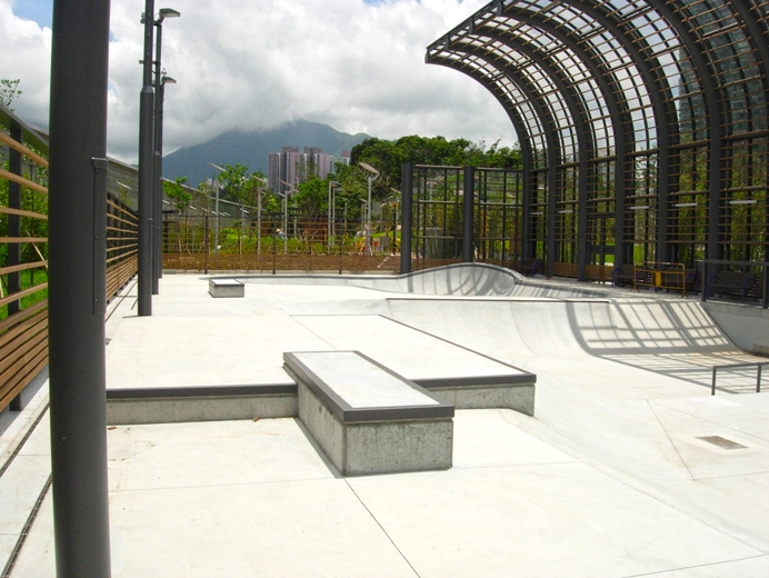 東涌北公園滑板場。