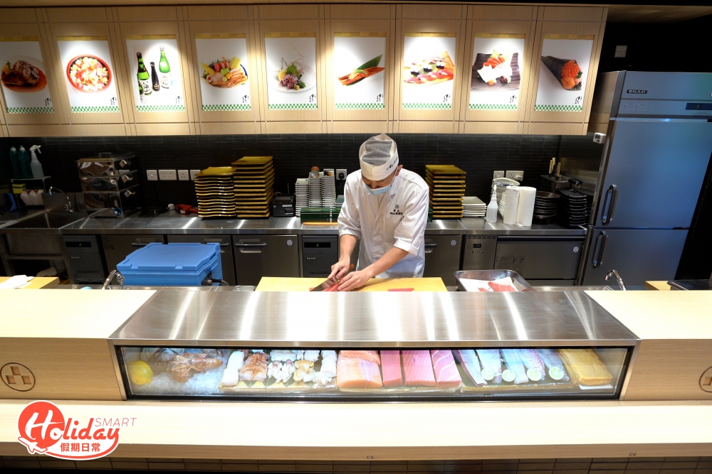 新店佔地2,200呎,繼續由由日本師傅坐鎮,食材每日由日本直送,每款都是即叫即製。