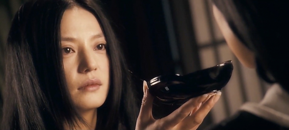 趙薇主演嘅電影、電視作品《情深深雨濛濛》、《畫皮》等亦被下架