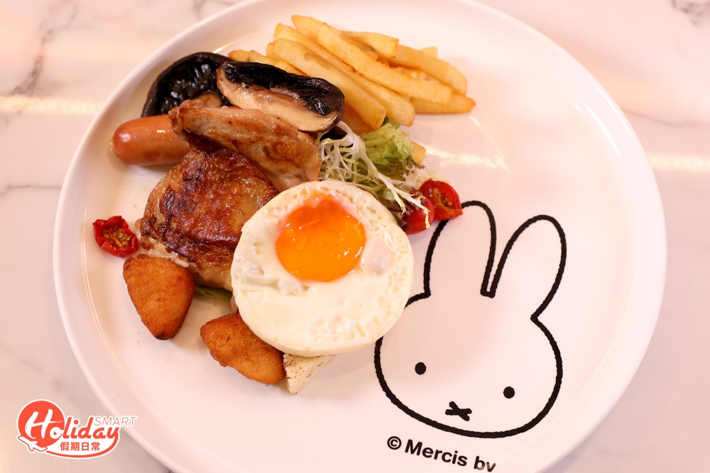 餐廳亦換上全新日式主食菜單，推出8款全新菜式，包括蟹肉魚子意大利飯和牛油果三文魚忌廉意大利粉等。