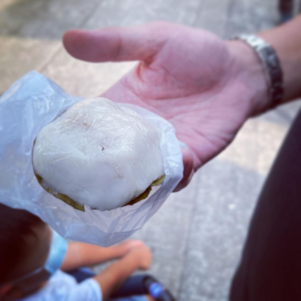 以眉豆作餡的鹹茶果。