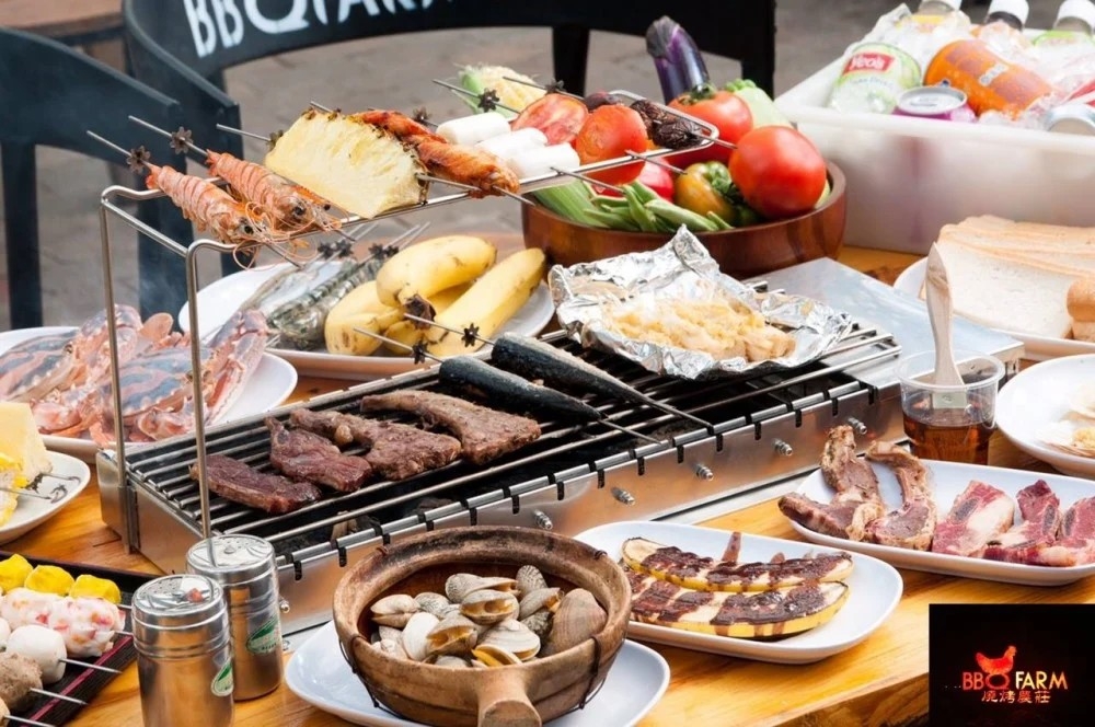 汀角灣燒烤農莊推出全港首創360度自動旋轉燒烤爐!