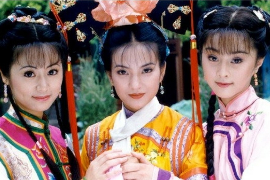 趙薇出道27年,演藝事業發展得好好,出演《還珠格格》「小燕子」一角令佢爆紅