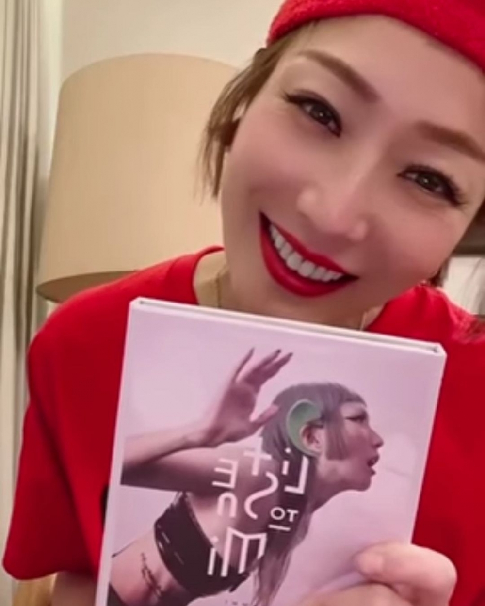 Sammi推出全新專輯《Listen To Mi》,繼續挑戰自己,不斷突破!