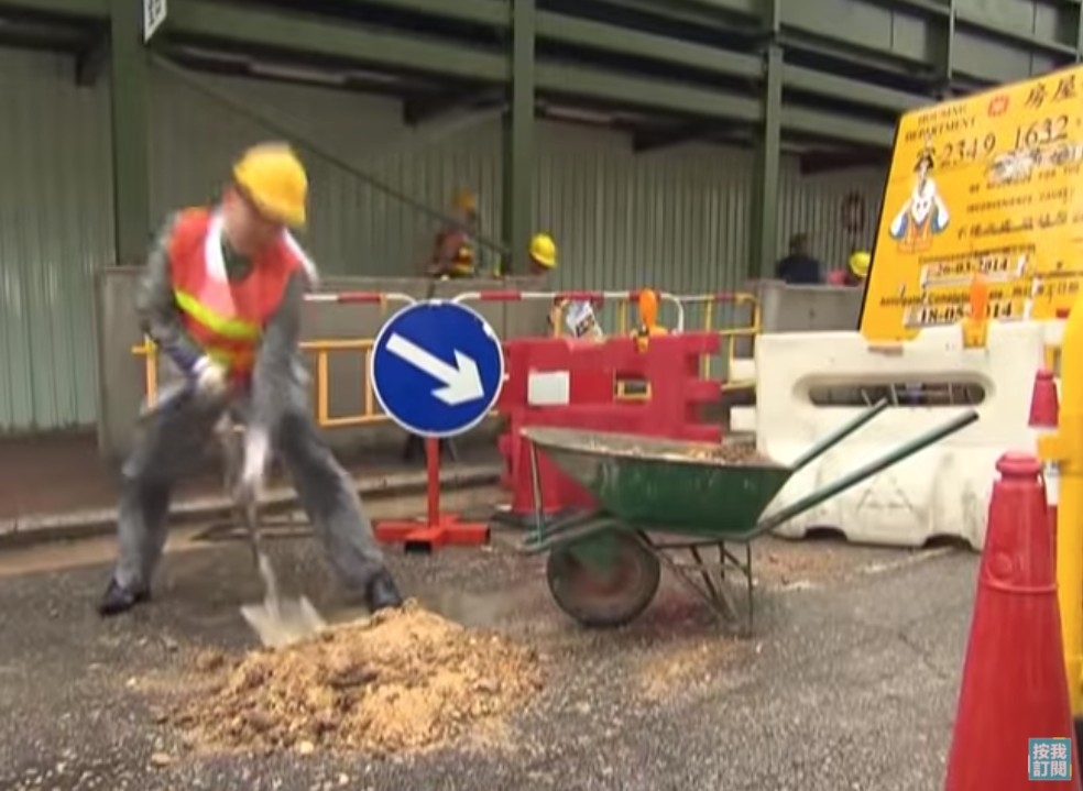 有人建議唔怕辛苦嘅可以做地盤、札鐵等