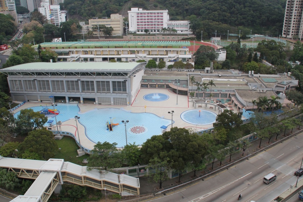 斧山道游泳池。