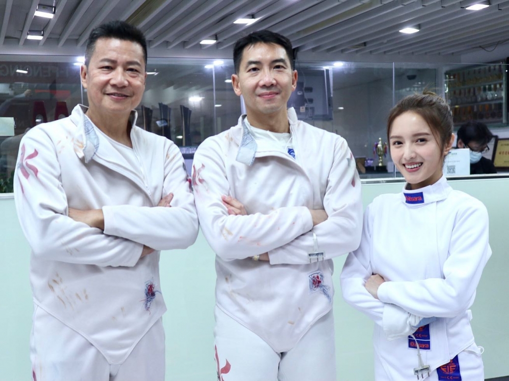 鄺潔楹苦練劍擊。