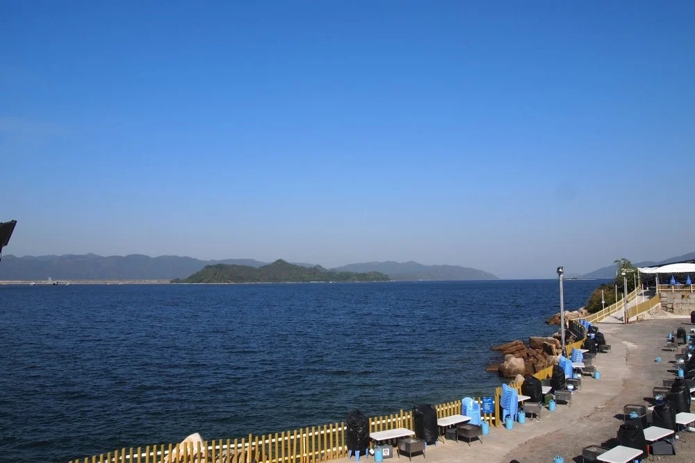 白石燒烤場能欣賞到無敵海景。